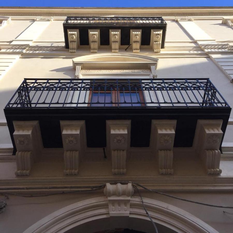 Отель Palazzo Degli Antoci Рагуза Экстерьер фото